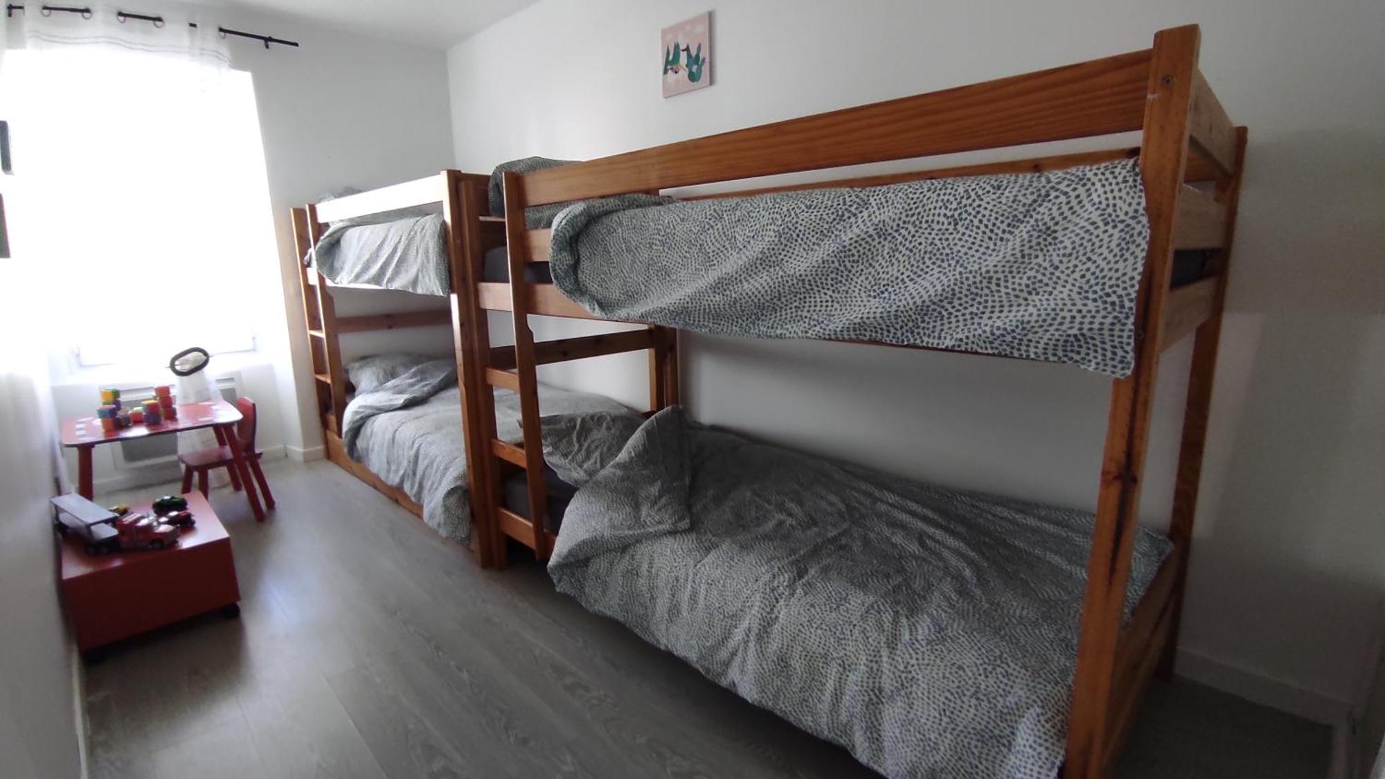 Logement Atypique Au Coeur De Cholet Exterior photo